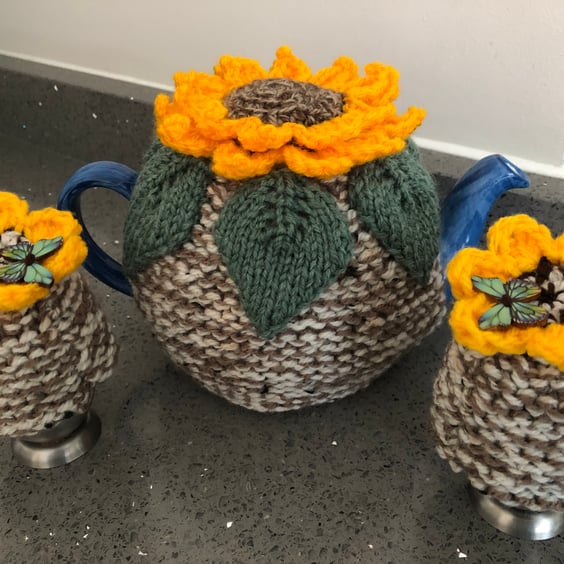 Sunny Breakfast Set For Two, Tea Cosy And Egg Cosies (R909)