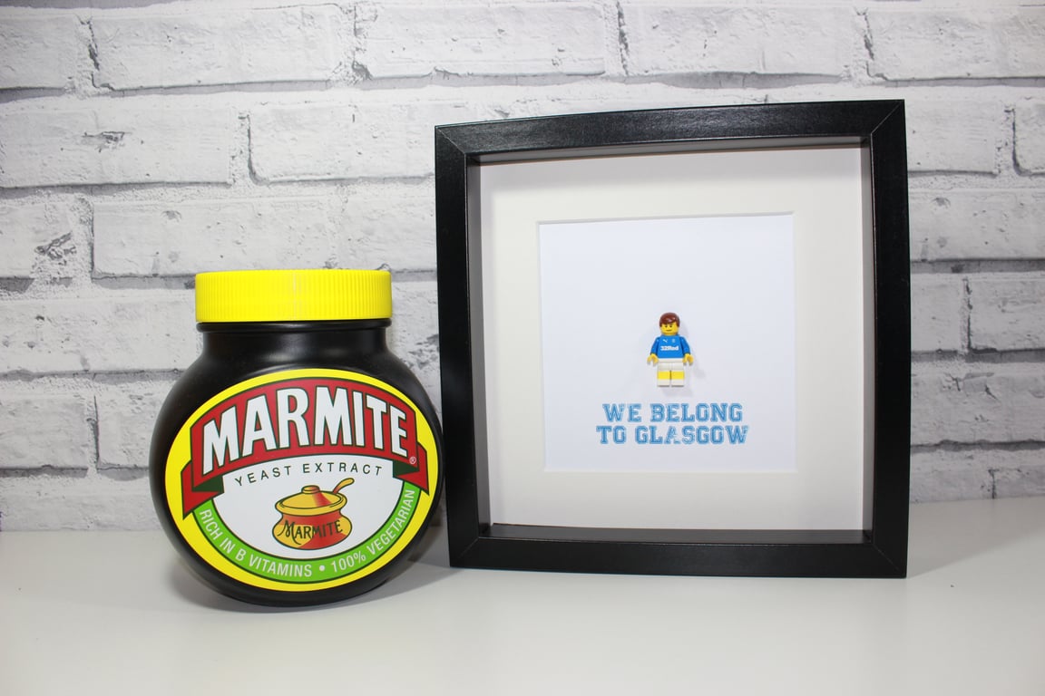 GLASGOW RANGERS FC - FRAMED CUSTOM LEGO MINIFIGURE - FOOTBALL