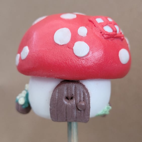Red attic room  mushroom Fairy home House plant pot ornament - Pot Pal