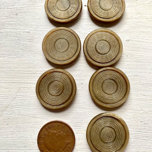 7 round brown coat buttons 3cm diameter 