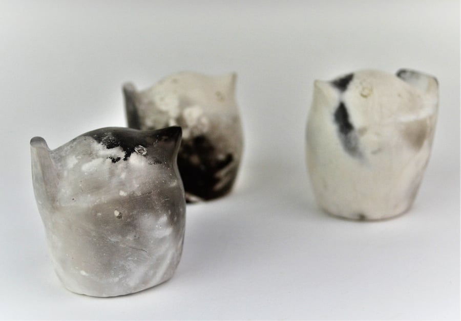 Smoke fired ceramic wren 