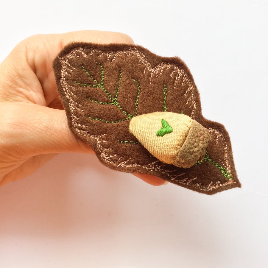 Oak leaf brooch