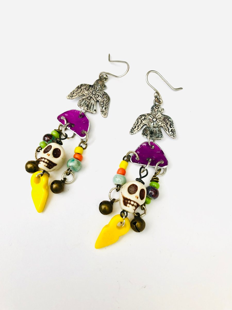 Mexican style skull earrings. 