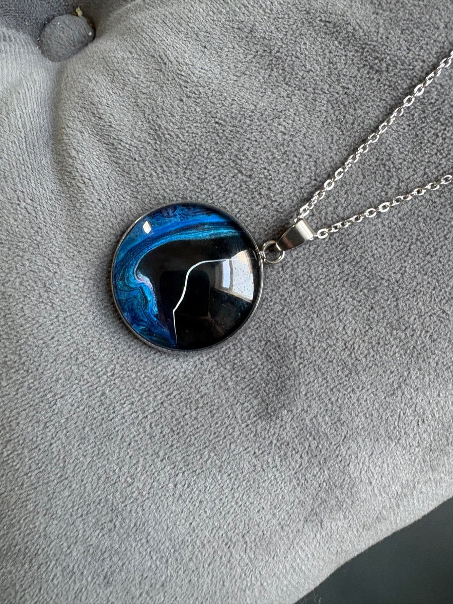 Stainless steel necklace with hand-painted acrylic design