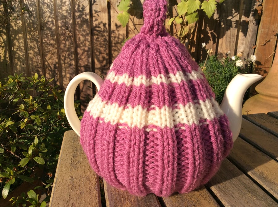 Traditional Chunky knit Tea Cosy - Woolly hug for your tea cosy 6 cup pot