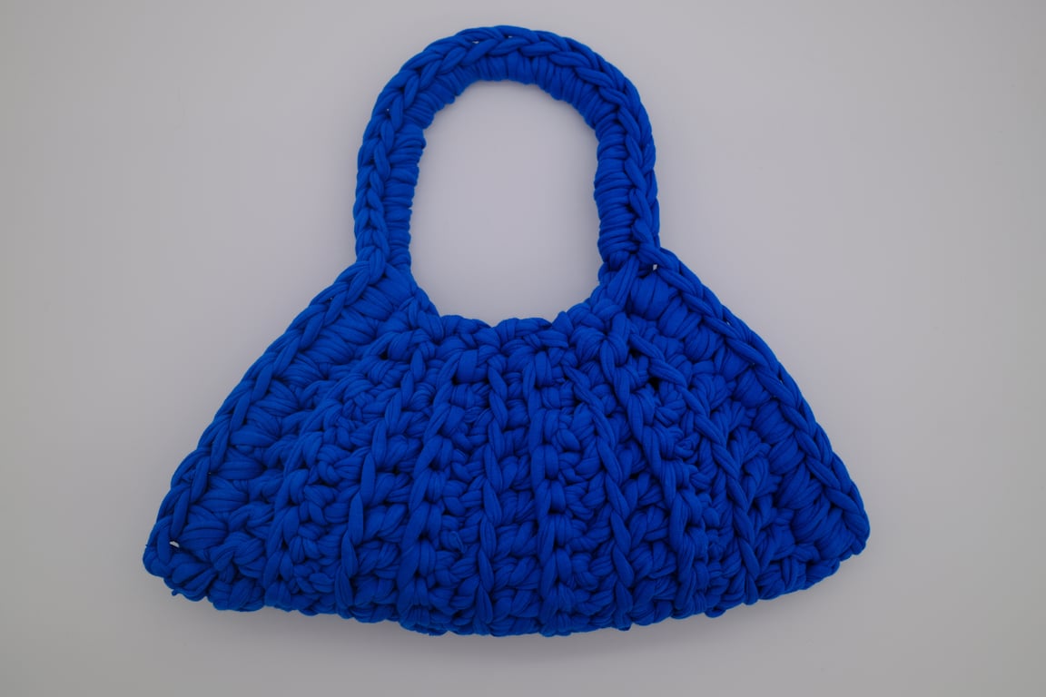 Crocheted shoulder bag 