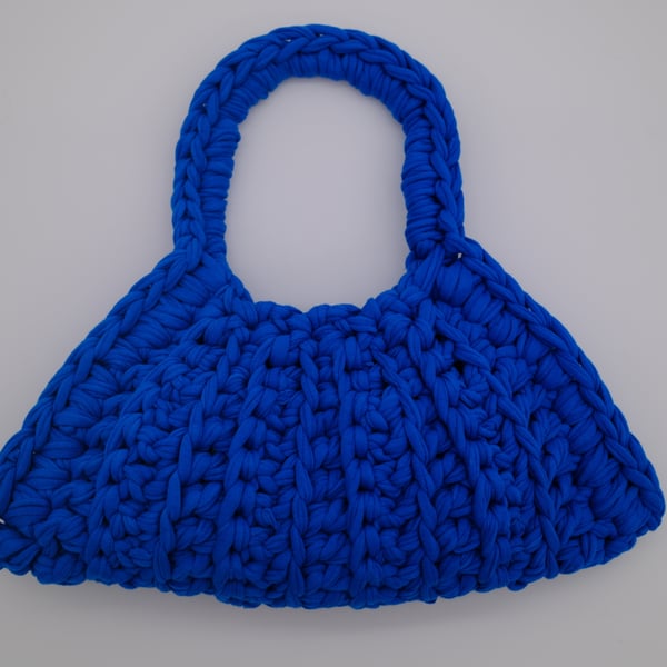 Crocheted shoulder bag 