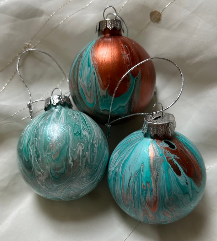 Acrylic-painted Christmas baubles