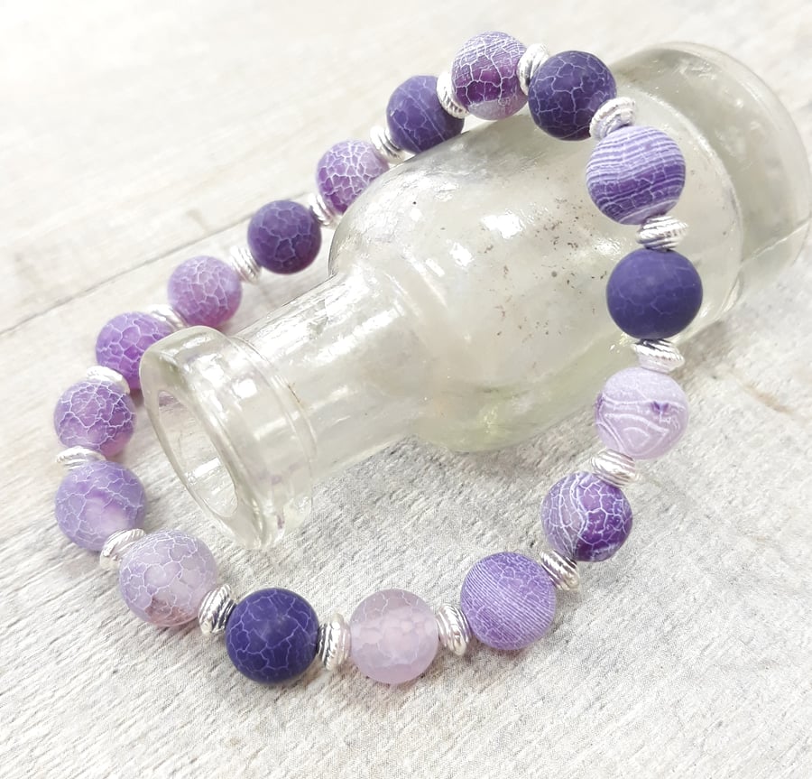 BR375 Purple frosted crackle bead bracelet