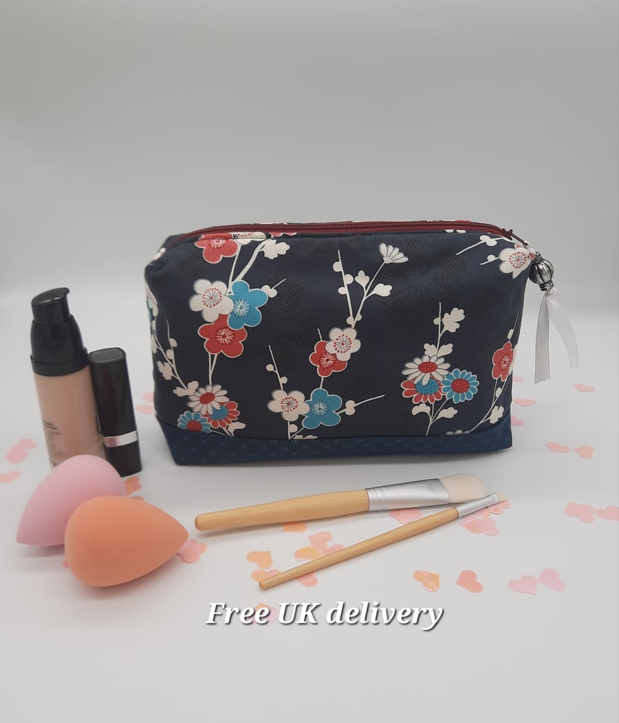 Make up bag, navy blue floral, boxed, free uk delivery.  