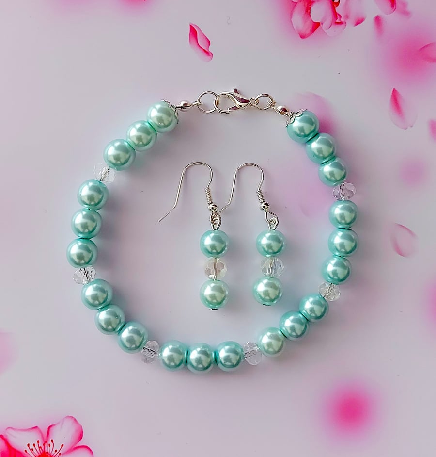 8mm Aqua Blue Glass Pearl & Crystal Bracelet & Earrings Set in Card Gift Box
