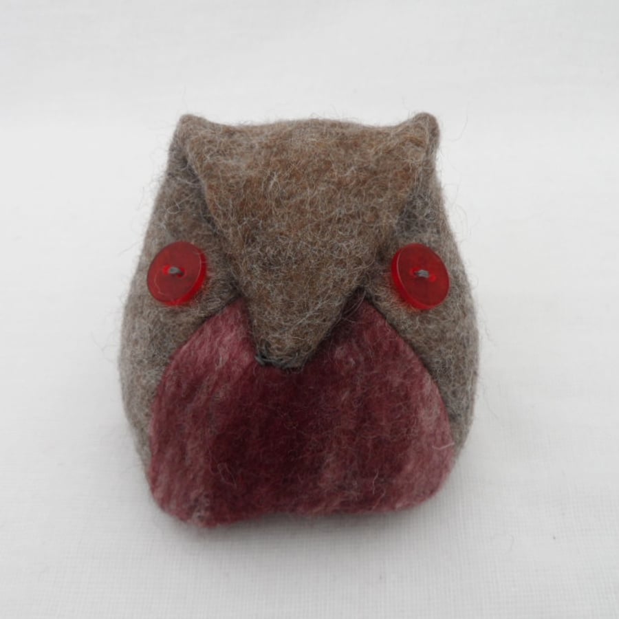 Owl pin cushion, felted (red)