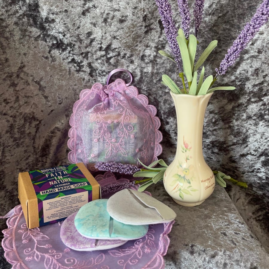 Lavender Pamper Gift Set PB2