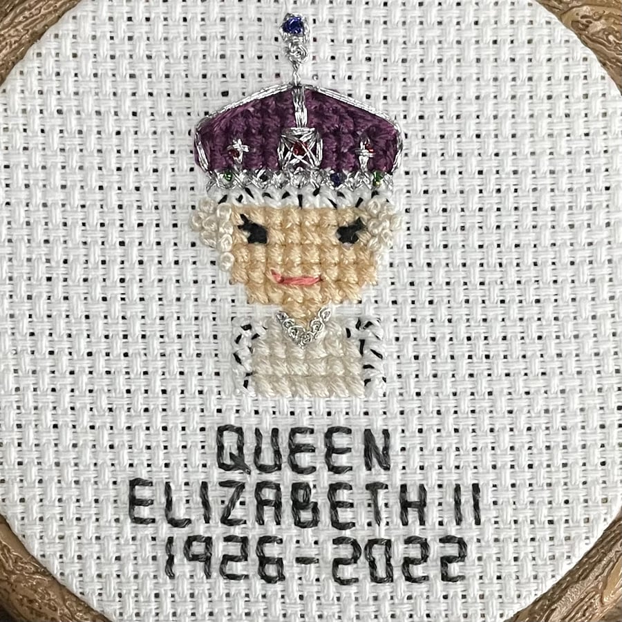 In Memoriam Queen Elizabeth II hoop
