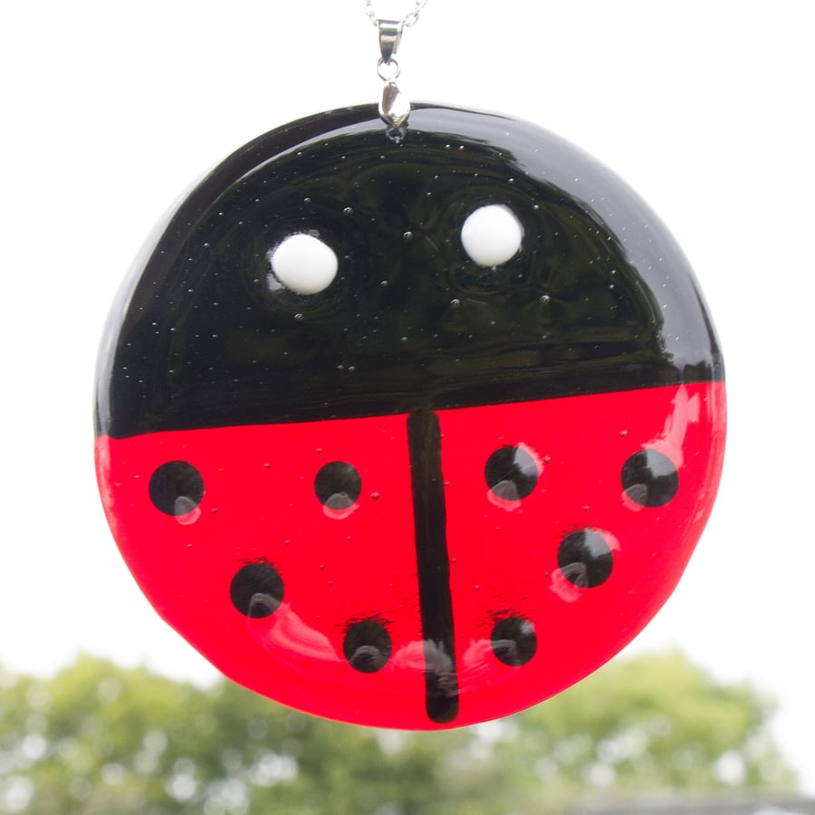 Large Ladybird Garden Hanger in Red & Black Fused Glass - 6167