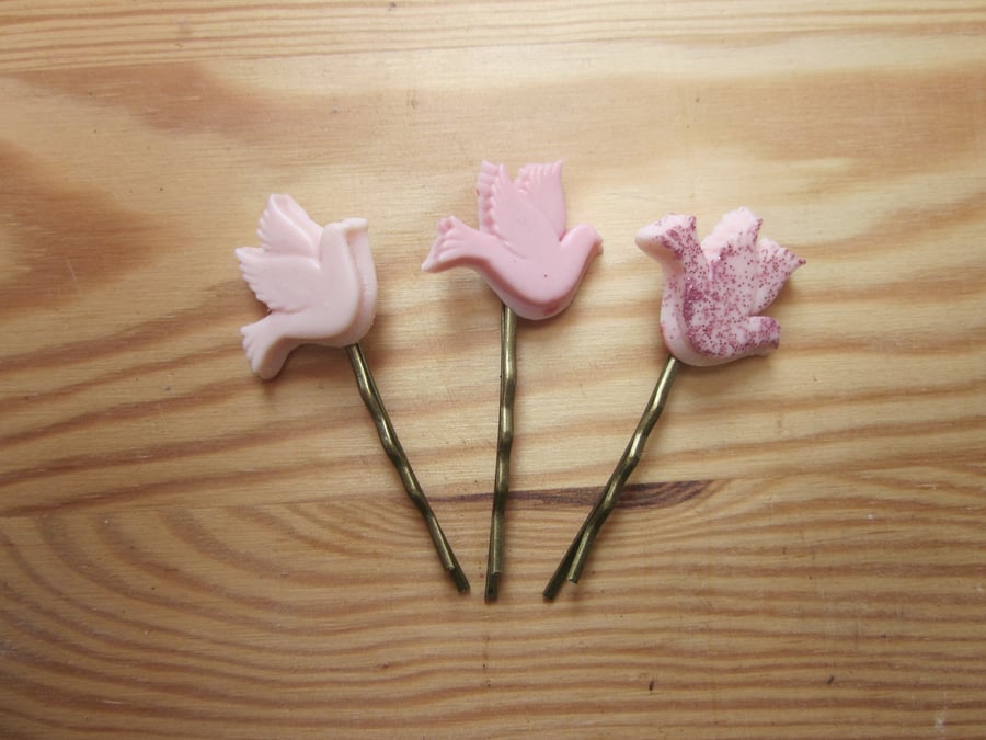 Set of 3 pink dove hair grips