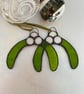 Mistletoe stained glass Christmas decoration - green textured glass - Image 2