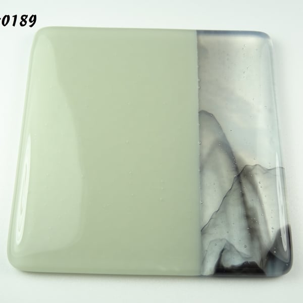 Grey fused glass coaster, 9cm, 6mm thick, handcrafted (0189)