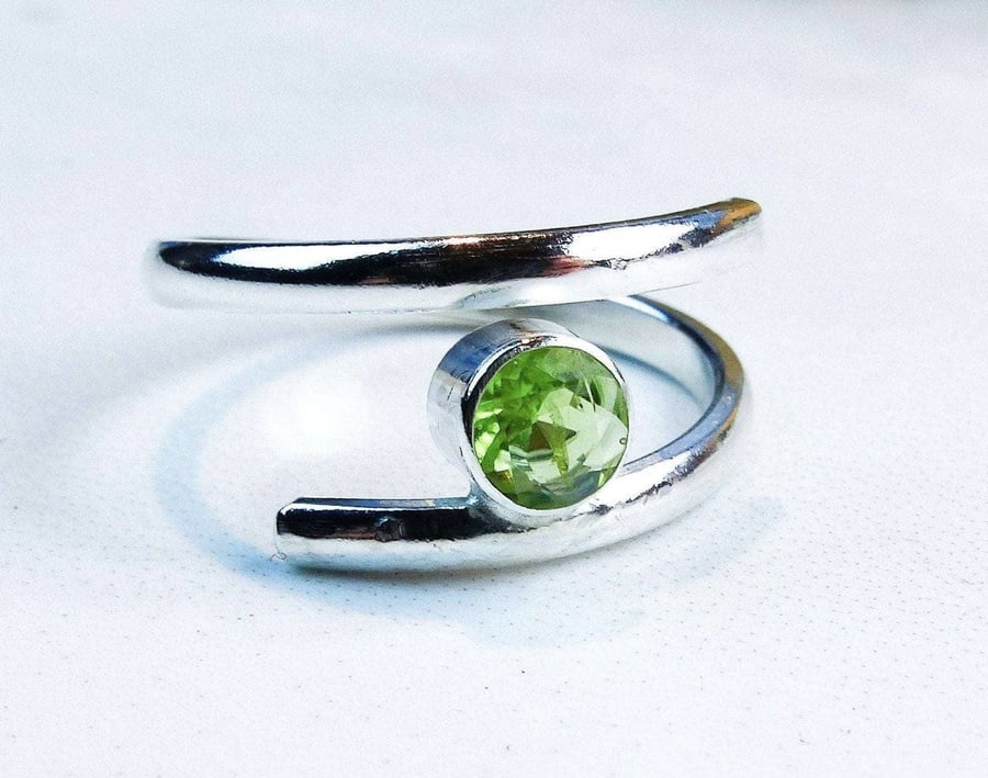 Peridot adjustable ring - August birthstone - adjustable ring - peridot jewelry 