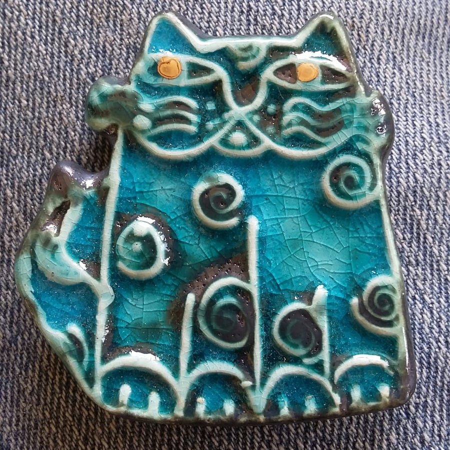 Cat brooch 
