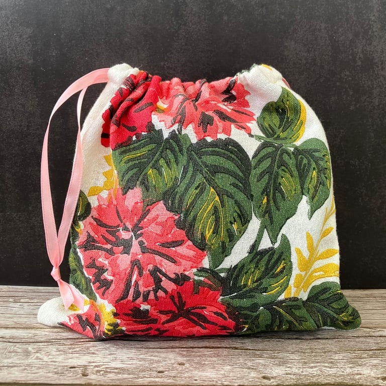 1950s Floral 'Carnations and Roses' Vintage Barkcloth Drawstring Bag - Pink