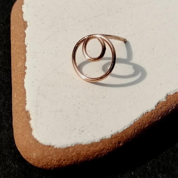 Simple round copper circles stud earrings