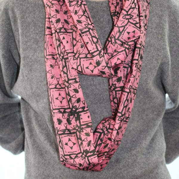  Pink infinity scarf,geometric print,Sunday Seconds, zero waste gift