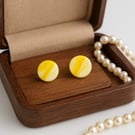 Sunny Waves Polymer Earrings – White & Yellow Minimal Dots