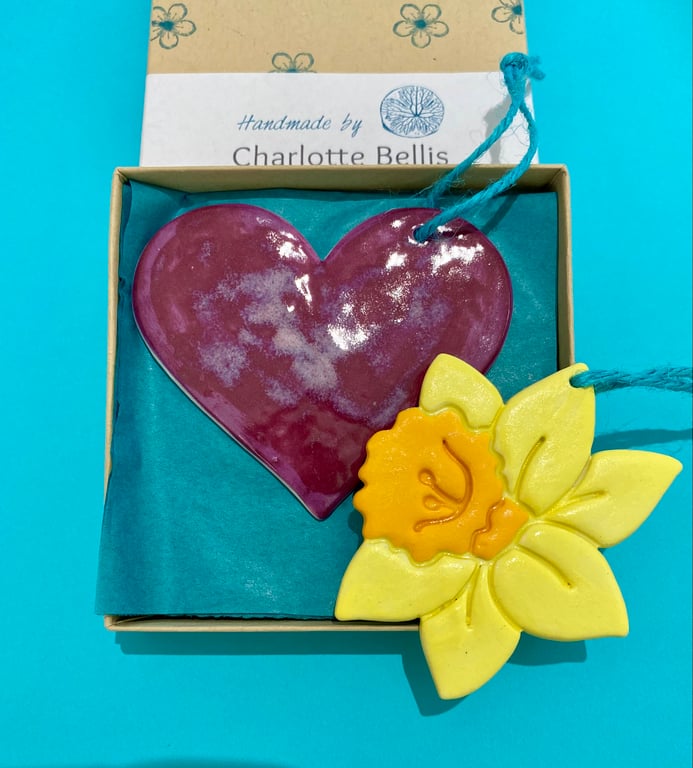 Daffodil and Heart Decorations 