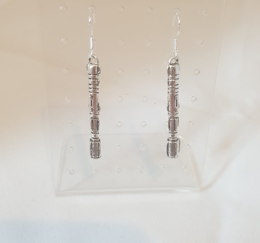 Doctor Who inspired sonic screwdriver earrings. 