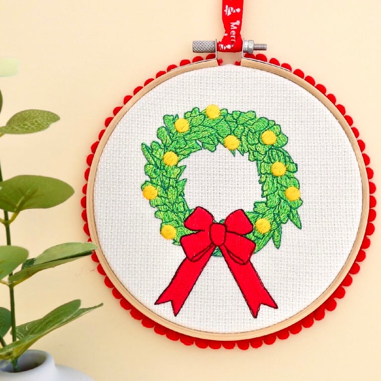 Christmas Decoration Ornament: Embroidered Hoop 14cm (5.5") Wreath