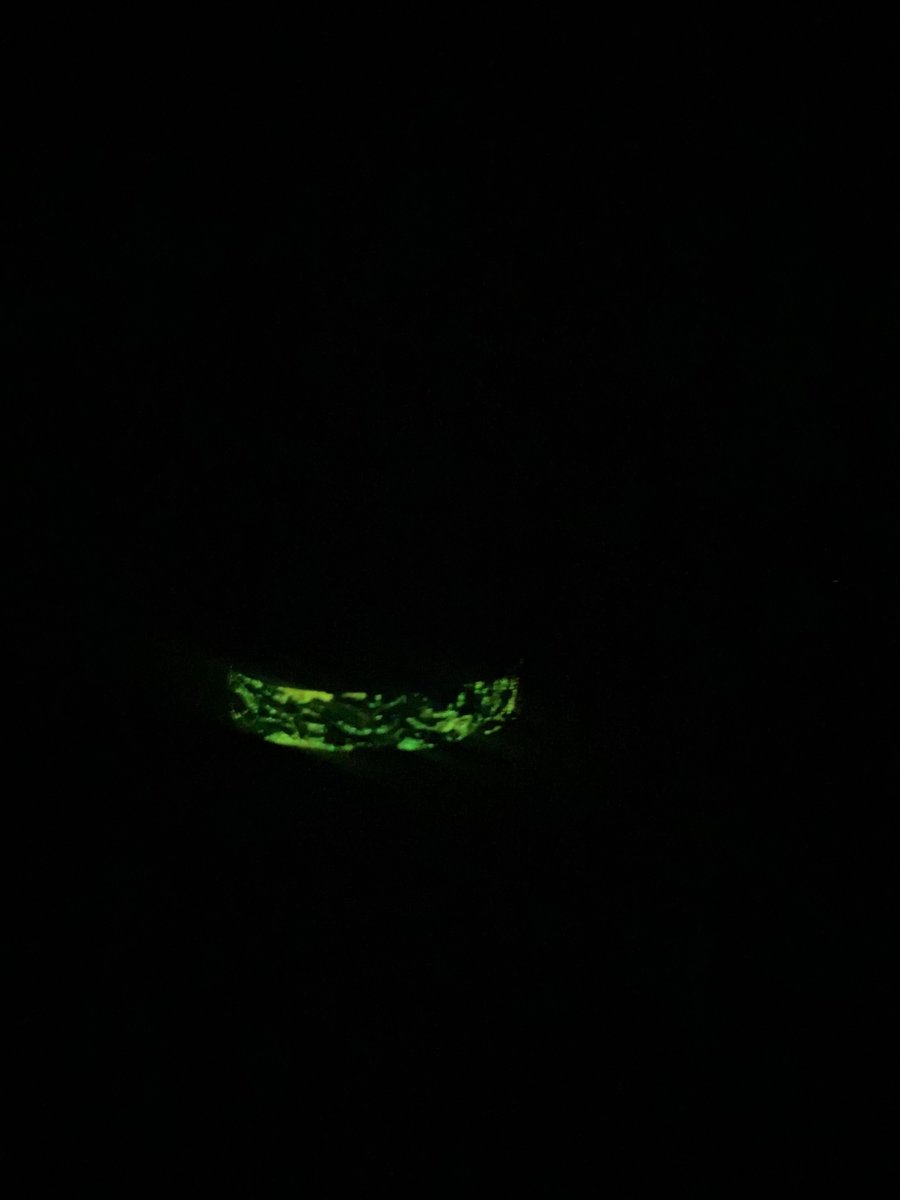 Resin ring with lava effect and glow in the dark 