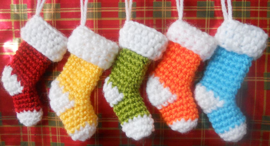 5 Pack Mini Crocheted Stockings 