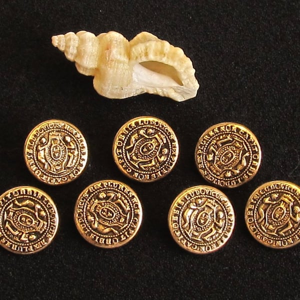 Vintage Buttons:  ‘Ludovicus Rex Non Capit Orbis’ 7x16mm 