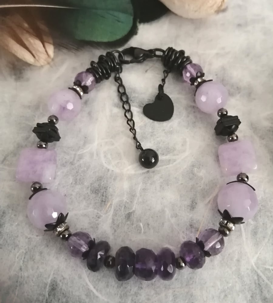 Purple lilac & black bracelet Amethyst bracelet