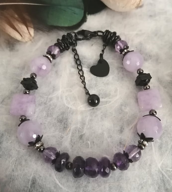 Purple lilac & black bracelet Amethyst bracelet