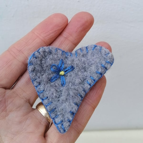 Heart Brooch in Felted Wool, Forget-me-not