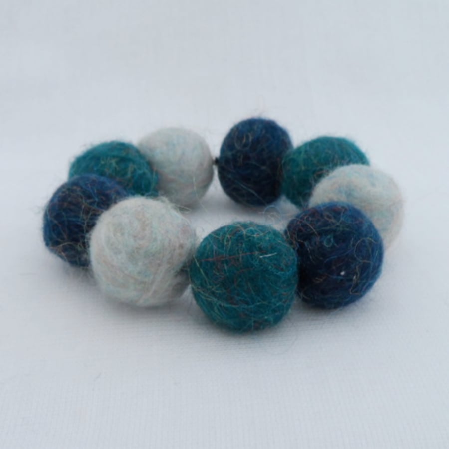 Felted ball bracelet (Blue-Green)