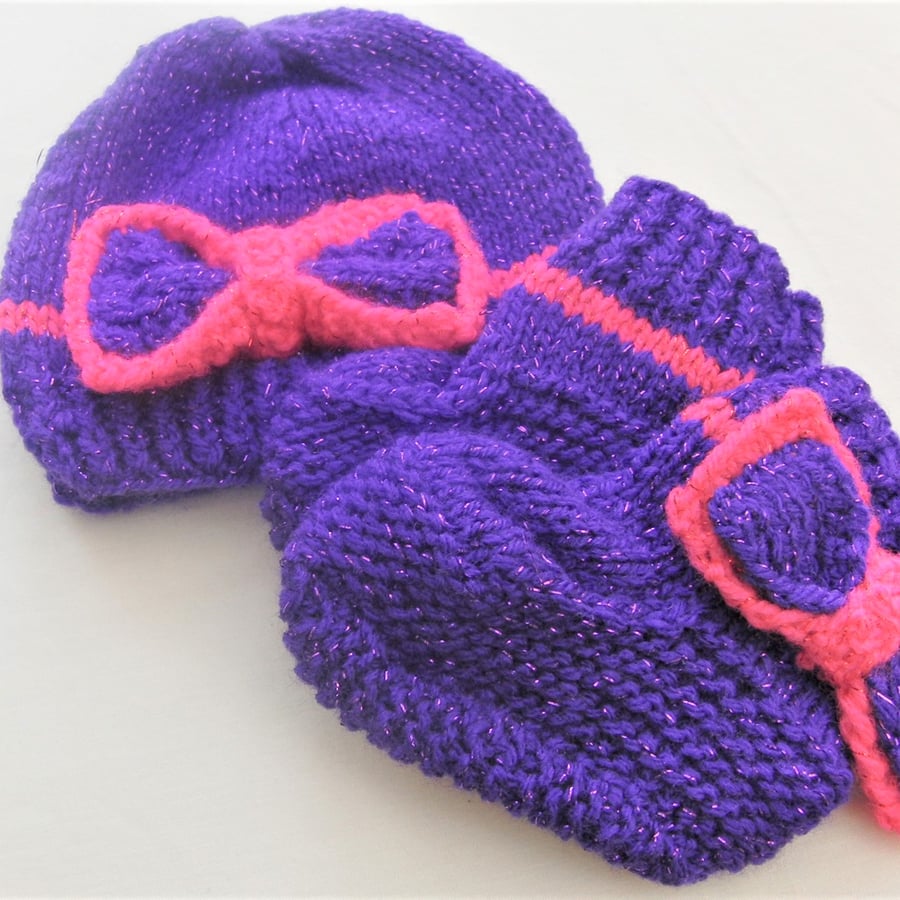 Baby's Hand Knitted Hat and Boots Set with Bow Decoration, New Baby Gift