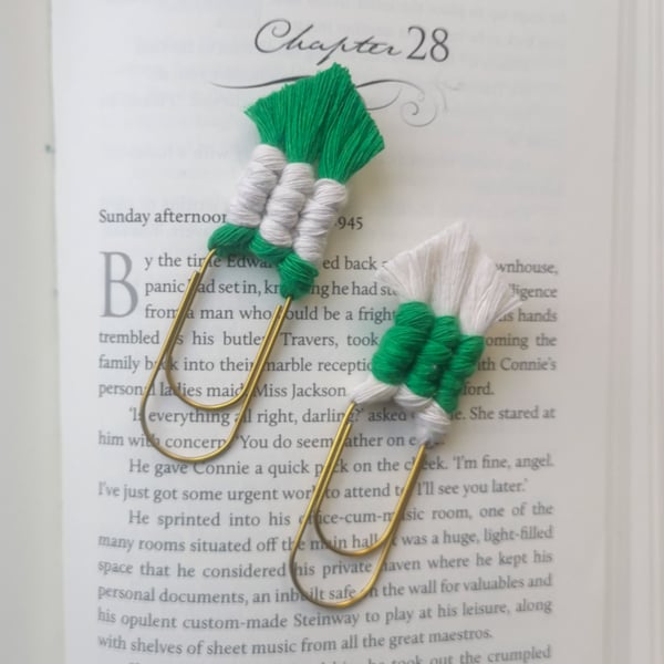 Macrame jumbo paperclip bookmarks,set of 2 tags - green & white FREE UK P&P