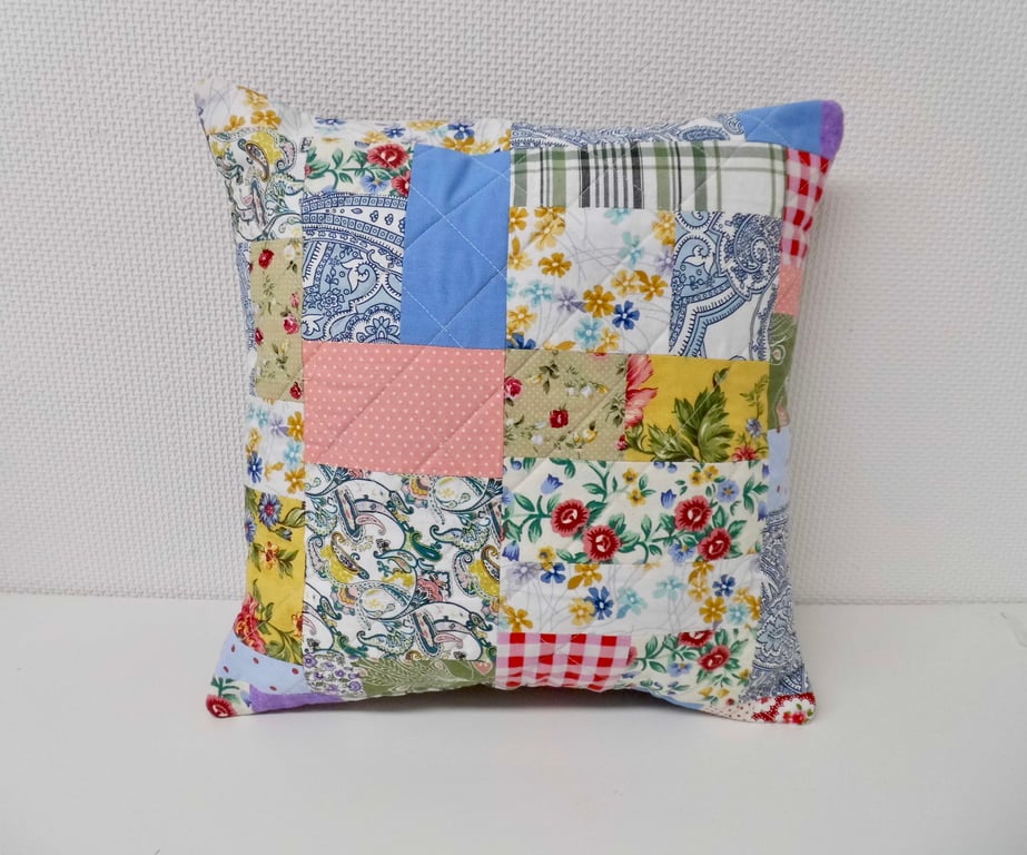 Cushion colourful random patchwork zero waste project