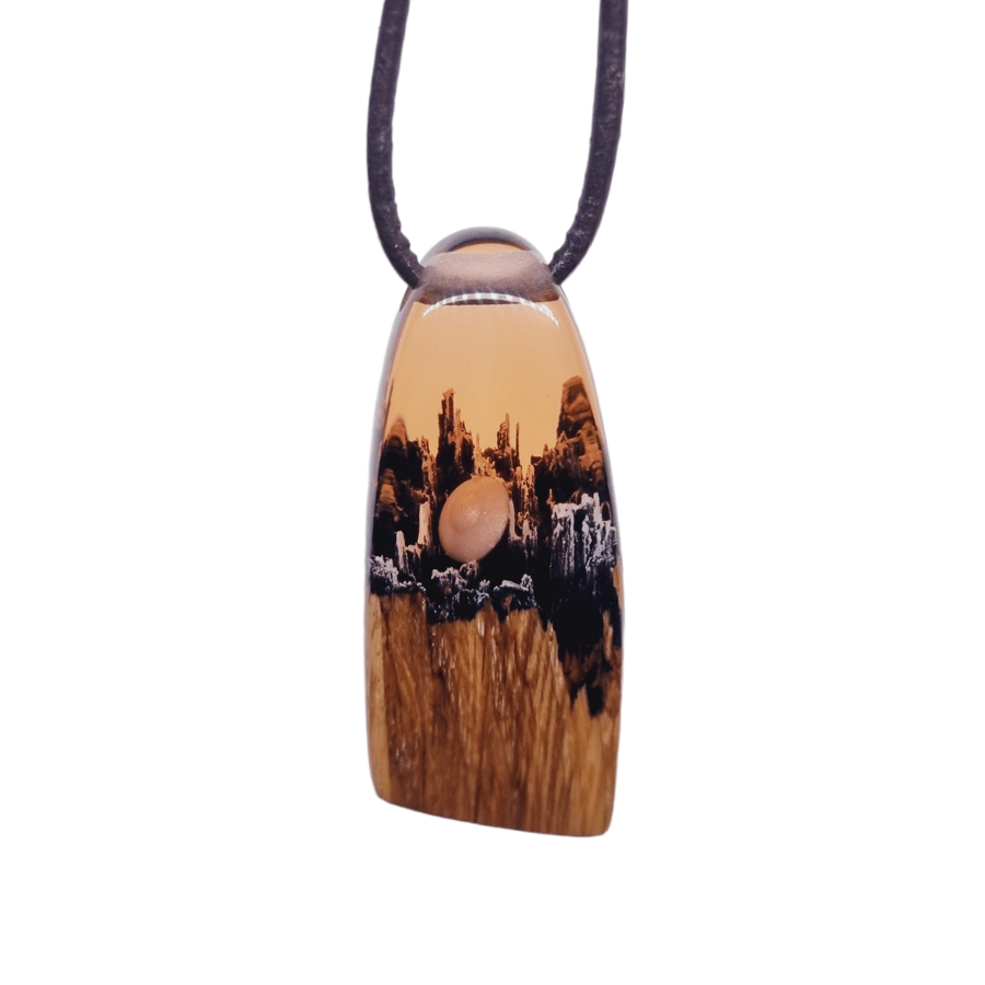 UFO Pendant in Agate