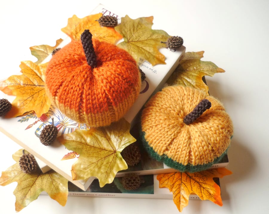 Two-colour pumpkins (2) - Knitted fall squashes - Housewarming gift set