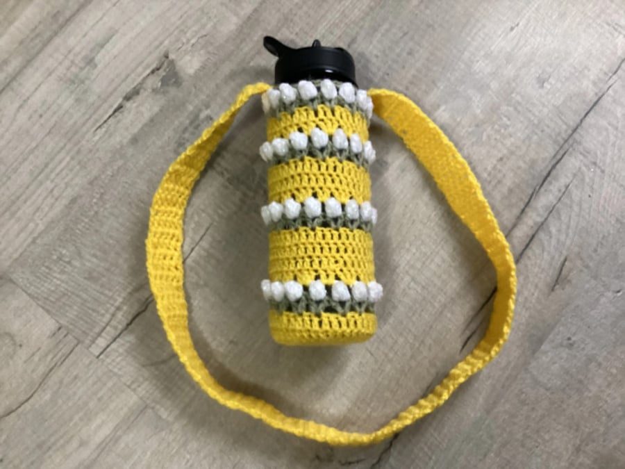 Crochet white tulip water bottle holder