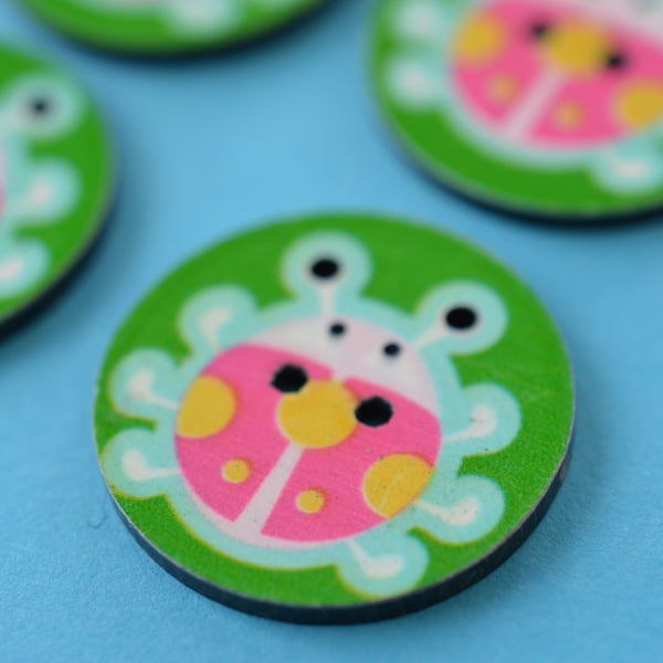 Ladybird Buttons Green Pink Plastic 6pk 25mm (P1)