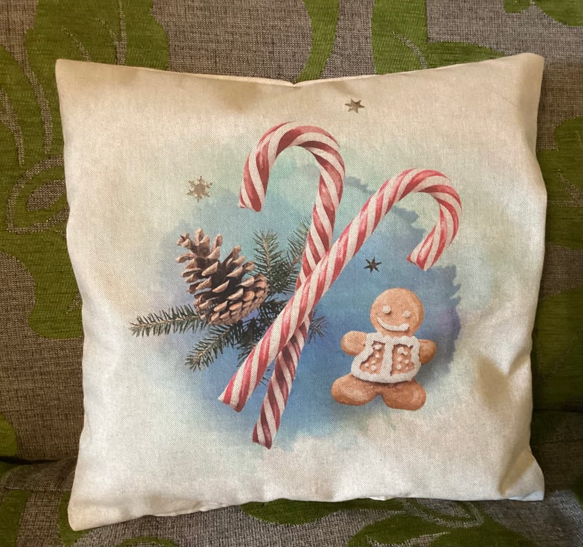 Christmas cushion cover, gingerbread man, candy.