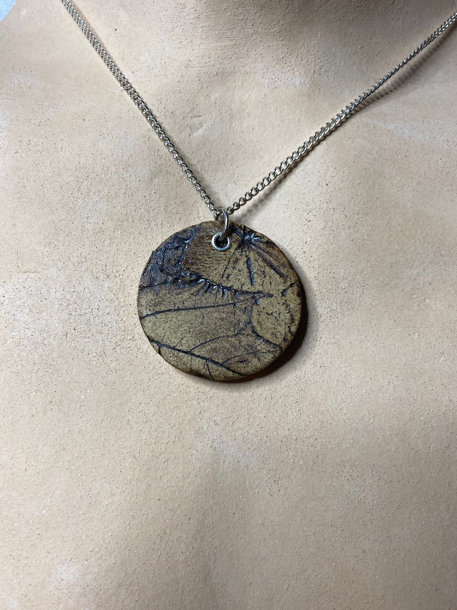 Ceramic pendant, Geranium leaf (598)