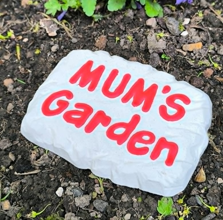 Mum's Garden Plaque, Handmade Cement Garden Sign, Outdoor Flower Bed Decor,
