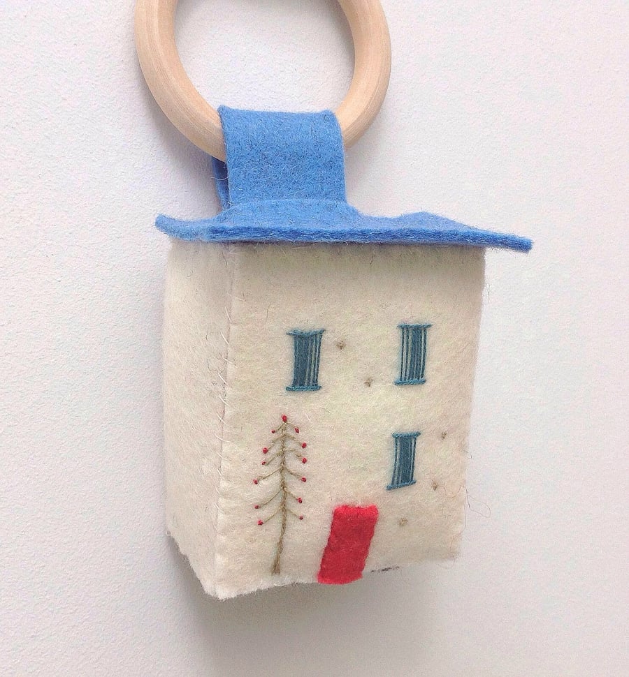 Miniature Hanging 'Winter House' 