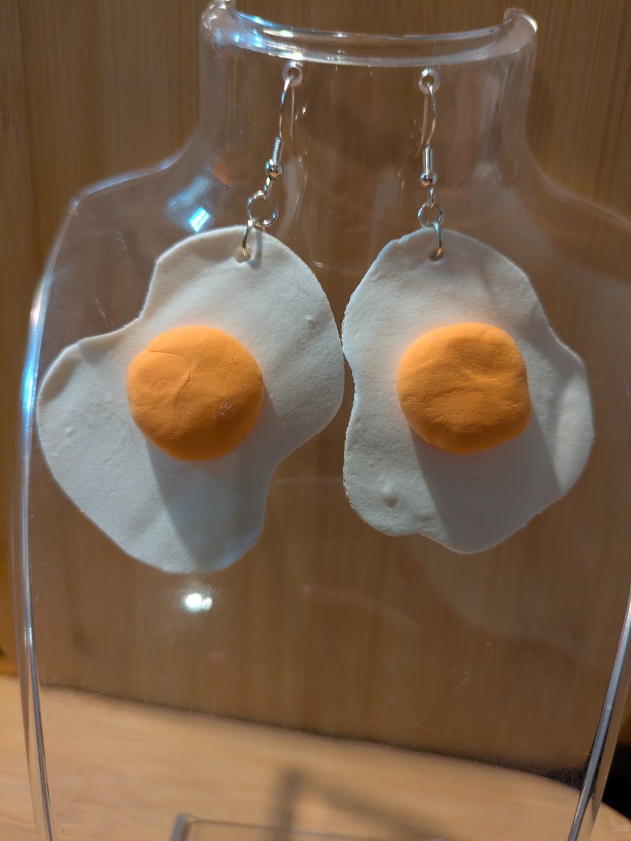 Egg earrings 
